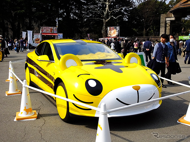 3月20日は国連が定めた「国際幸福デー」。これにあわせ日比谷公園で3月22日、「HAPPY DAY TOKYO 2015」が開催され、テスラモーターズジャパン『MODEL S』をベースとしたラッピング車両「しまじろうカー2」も展示された