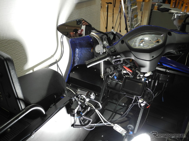 片山技研が開発した車いすでも乗車可能なバイク「COALA」