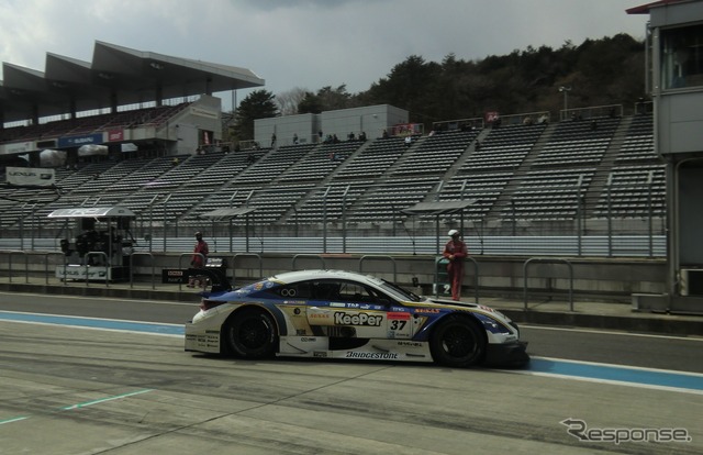 GT500の初日2位タイム、#37 レクサス RC F。