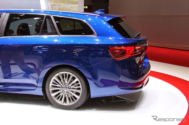 トヨタ アベンシス 新型(ジュネーブモーターショー15)