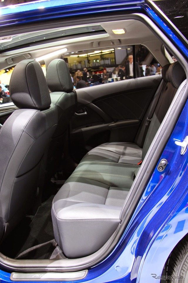 トヨタ アベンシス 新型(ジュネーブモーターショー15)