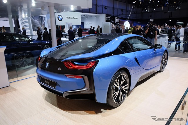 BMW i8 の小改良モデル（ジュネーブモーターショー15）
