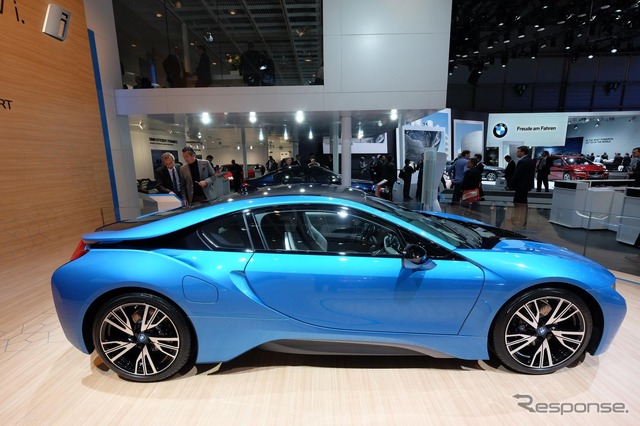 BMW i8 の小改良モデル（ジュネーブモーターショー15）