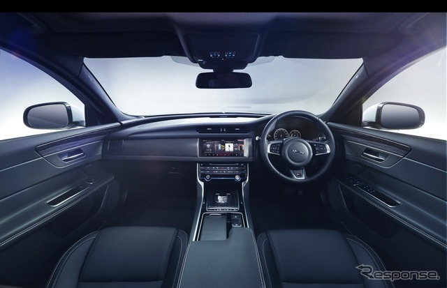 新型 ジャガー XF