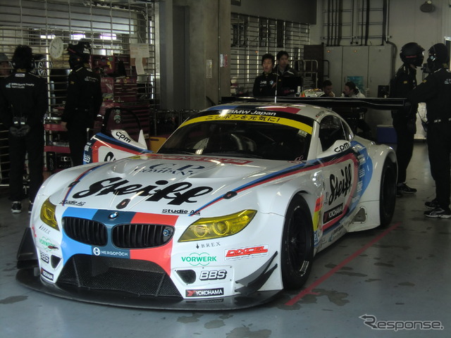 #7 BMW Z4がGT300の2日目2位タイムをマーク（写真は初日）。