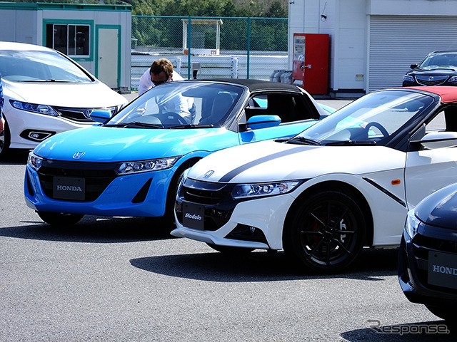 ホンダ『S660』プロトタイプ。袖ヶ浦フォレストレースウェイ(千葉県)で3月中旬に開催された試乗会にて