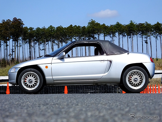 ホンダ『ビート』。袖ヶ浦フォレストレースウェイ(千葉県)で3月中旬に開催された試乗会にて