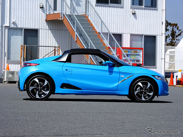 ホンダ『S660』プロトタイプ。袖ヶ浦フォレストレースウェイ(千葉県)で3月中旬に開催された試乗会にて