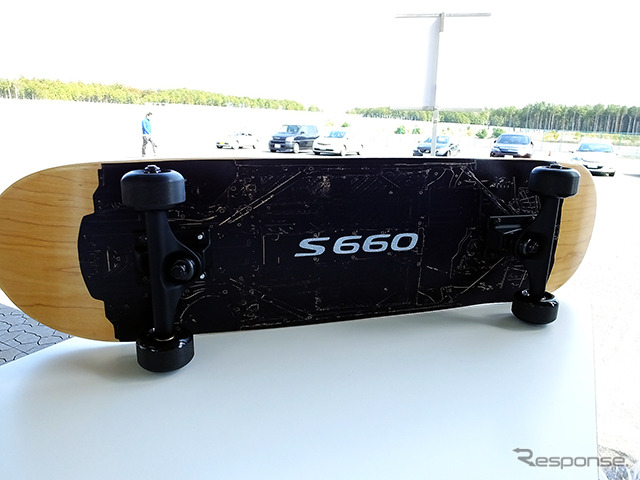 袖ヶ浦フォレストレースウェイ(千葉県)で3月中旬に開催されたホンダ『S660』プロトタイプ試乗会のようす