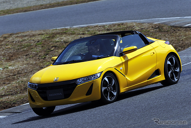 ホンダ『S660』プロトタイプ。袖ヶ浦フォレストレースウェイ(千葉県)で3月中旬に開催された試乗会にて
