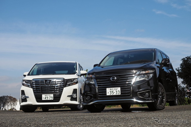 トヨタ アルファード(左)と日産エルグランド(右)
