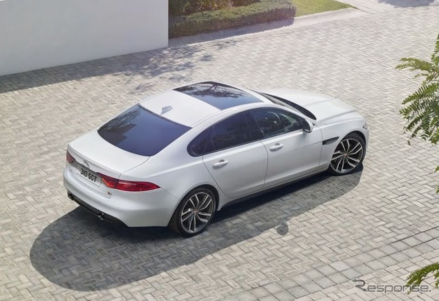 新型 ジャガー XF