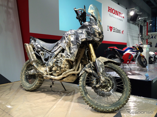 【東京モーターサイクルショー15】ブルドッグ など出展のホンダブースに注目