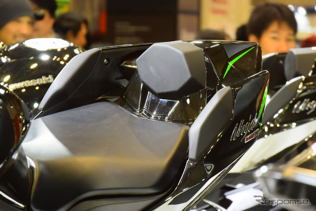 カワサキ ニンジャ H2R(東京モーターサイクルショー15)