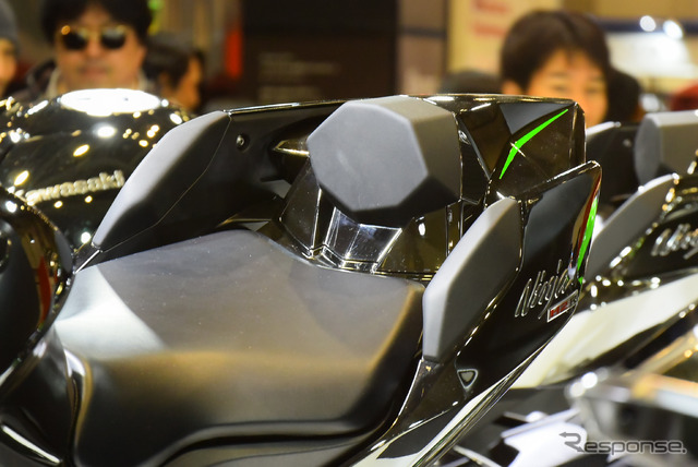カワサキ ニンジャ H2R(東京モーターサイクルショー15)