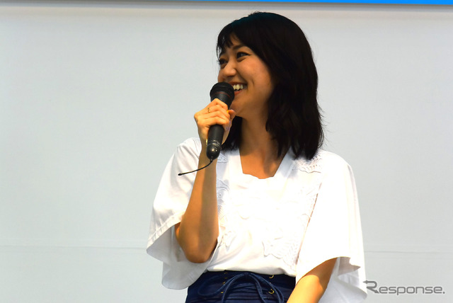 大島優子さん(東京モーターサイクルショー15)