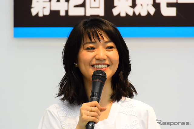 大島優子さん(東京モーターサイクルショー15)