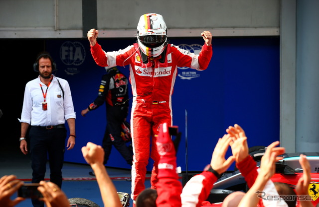 フェラーリでの初勝利に喜びを爆発させるベッテル