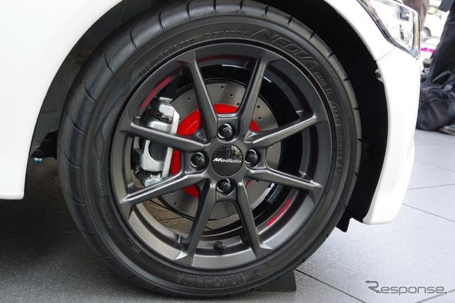 SUPER GTのNSXの意匠を取り入れたMR-R01アルミホイール
