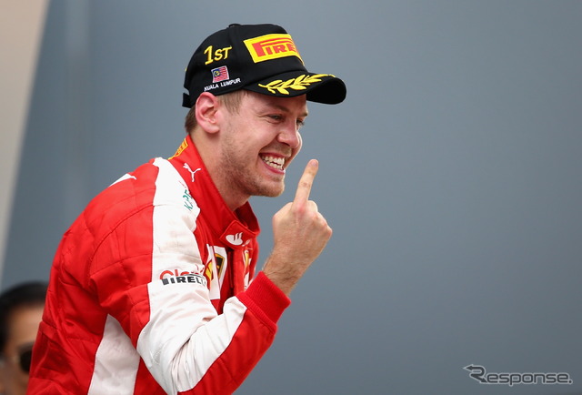 念願のフェラーリでの勝利に喜ぶベッテル