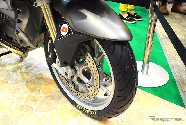 ダンロップ スポーツマックス ロードスマート3(東京モーターサイクルショー15)