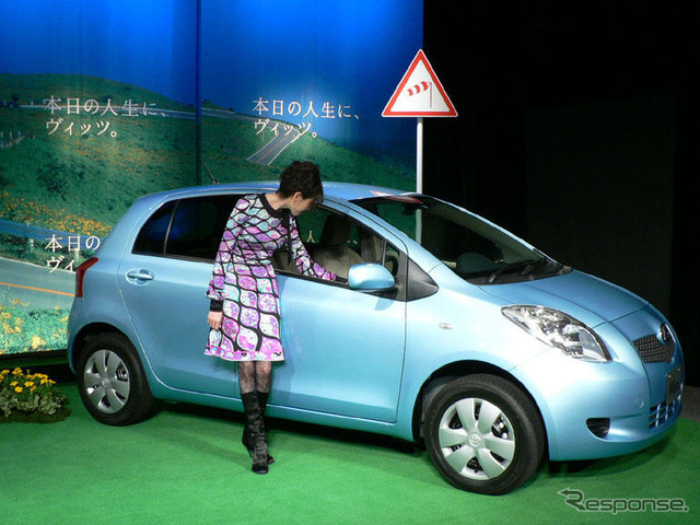 コンパクトカー9車種一堂展示…アムラックス＆メガウェブ