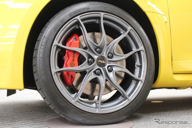 ルノー メガーヌRS ルノー・ジャポンオリジナル専用スペシャルパーツ装着車