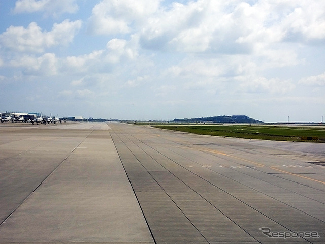 那覇空港。ジェットスター・ジャパンが3月29日に運航開始した名古屋(NGO)-沖縄(OKA)線。その初便(GK381便)のようす