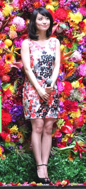 大島優子の全身ショット