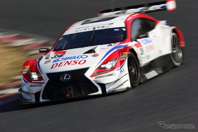 平手&コバライネン組の#39 RC F(3月14~15日の岡山公式合同テスト時)。