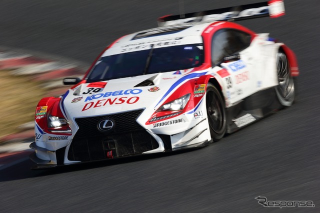 平手&コバライネン組の#39 RC F（3月14～15日の岡山公式合同テスト時）。