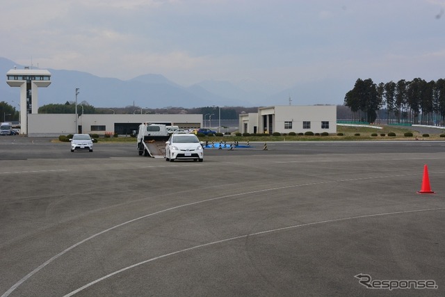 正しいタイヤ空気圧で、クルマを転がす。