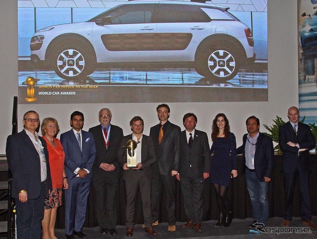 2015ワールドカーデザインオブザイヤーを受賞したシトロエンC4カクタス（ニューヨークモーターショー15）