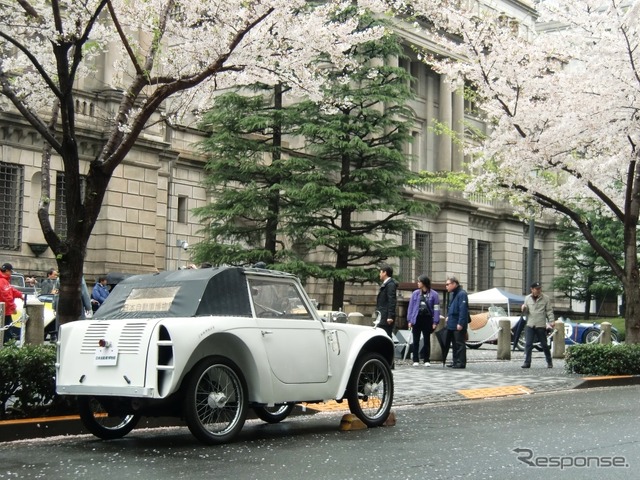 フライングフェザー