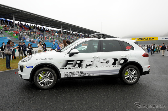今シーズンのFROとして活躍するポルシェカイエンS E-ハイブリッド