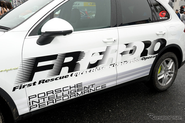 今シーズンのFROとして活躍するポルシェカイエンS E-ハイブリッド