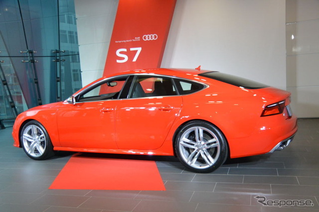 新型 S7 スポーツバック