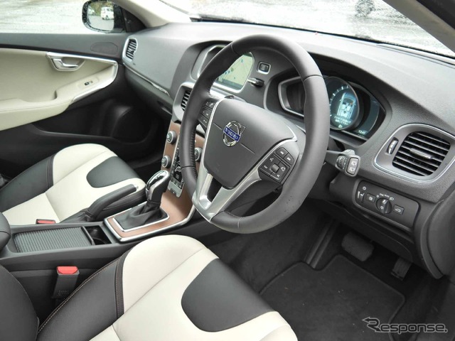 ボルボ V40クロスカントリー
