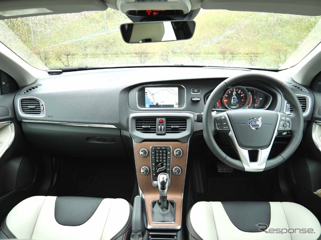 ボルボ V40クロスカントリー