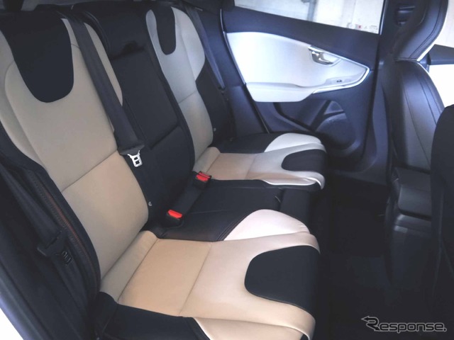 ボルボ V40クロスカントリー