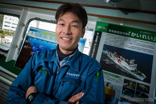 海洋研究開発機構 南部 吉信氏 深海調査研究船「かいれい」のブリッジにて