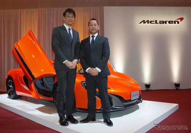 永三MOTORSティモシー・チャン会長(左)とマクラーレンのオペレーション・マネージャー名取雅裕氏(右)
