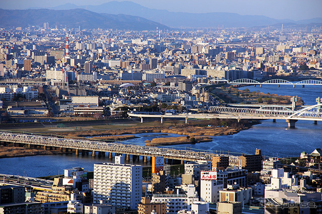 新大阪から東京へ向かう最終の東海道新幹線を逃した人たちのなかには、高速バスや寝台列車といった夜行に“飛び乗り”で利用する人も「週に2~3人いる」「ひと月に数人はいる」という