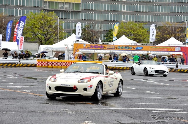 マツダ・ウィメン・イン・モータースポーツ・プロジェクト2015メンバーのお披露目(モータースポーツジャパン15)
