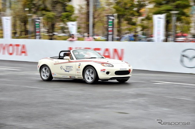 マツダ・ウィメン・イン・モータースポーツ・プロジェクト2015メンバーのお披露目(モータースポーツジャパン15)