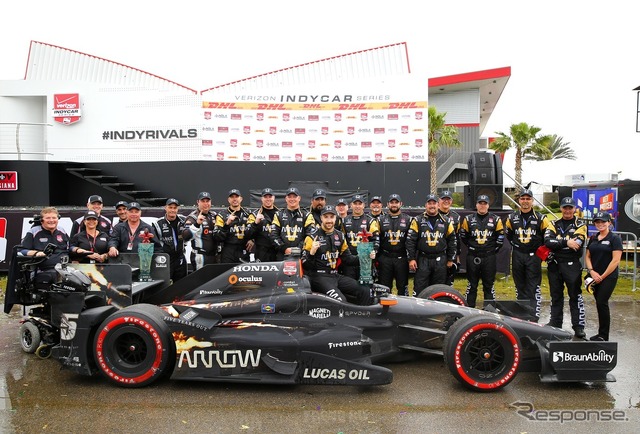 #5 ヒンチクリフはチーム移籍2戦目で移籍後初優勝(自身通算4勝目)。