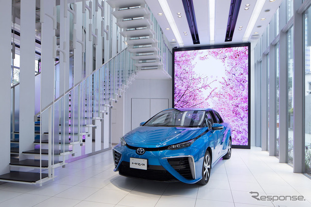 TOYOTA MIRAI ショールーム