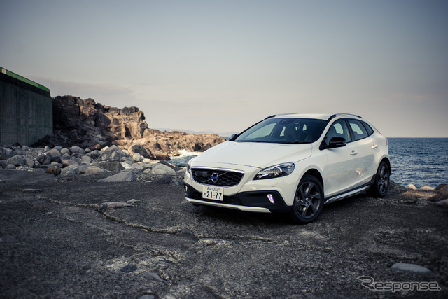 ボルボ V40 クロスカントリー T5 AWD