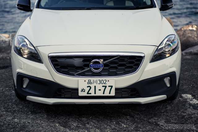 ボルボ V40 クロスカントリー T5 AWD