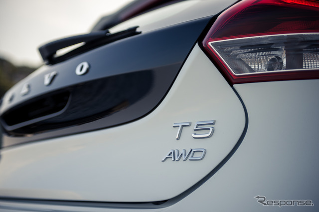 ボルボ V40 クロスカントリー T5 AWD
